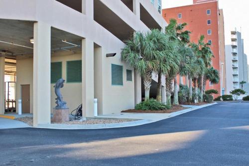 Crystal Shores West 1005 Apartment