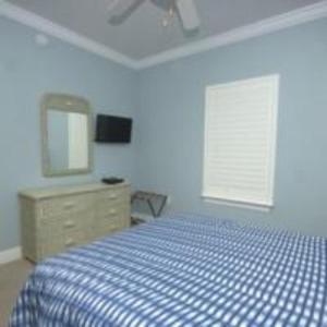 Crystal Shores West 1005 Apartment