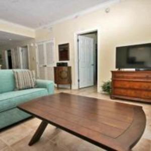 Crystal Shores West 1005 Apartment