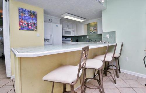 Island Sunrise 564 Apartment