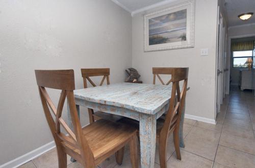 Sea Breeze 211 Apartment