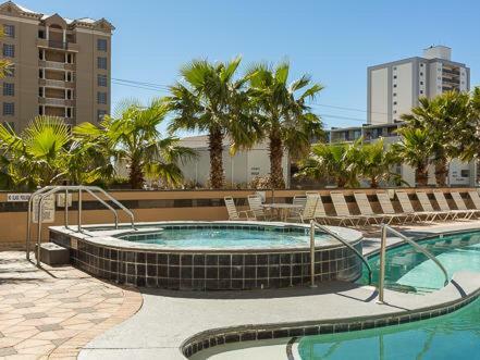 Apartamento Crystal Tower 1106 Condo
