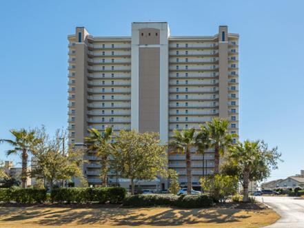 Crystal Tower 209 Apartment