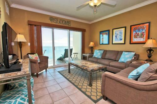Crystal Shores West 1007 Apartment