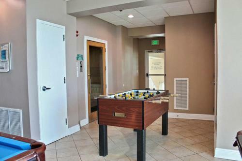 Crystal Shores West 1007 Apartment