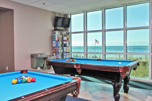 Crystal Shores West 1007 Apartment