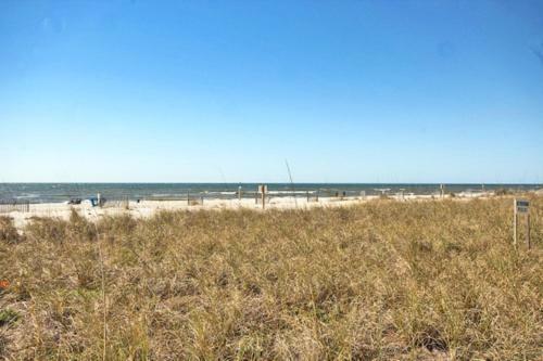 Crystal Shores West 1007 Apartment