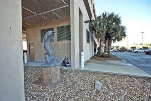 Crystal Shores West 1007 Apartment