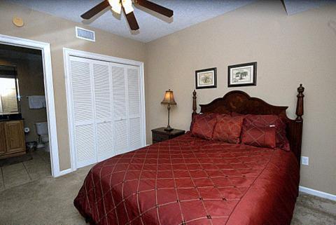 Colonnades 1202 Apartment