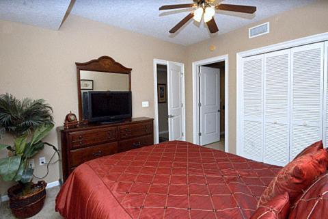 Colonnades 1202 Apartment