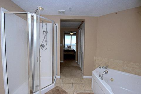 Colonnades 1202 Apartment
