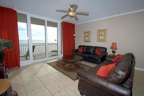 Colonnades 1202 Apartment