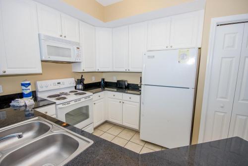 San Carlos 1705 Apartment