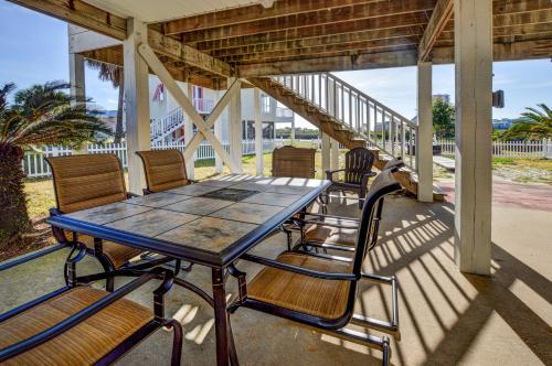 214 Shoreland Home
