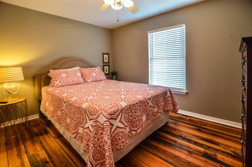 214 Shoreland Home