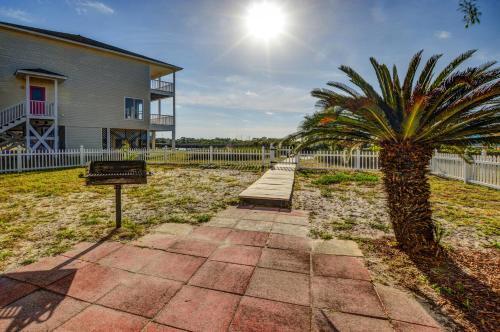 214 Shoreland Home