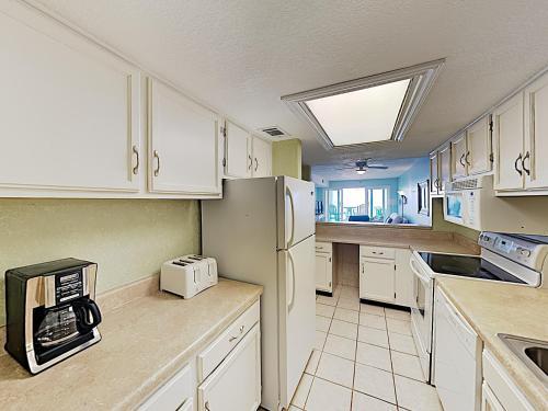 Apartamento 327 E Beach Blvd Condo Unit 5b