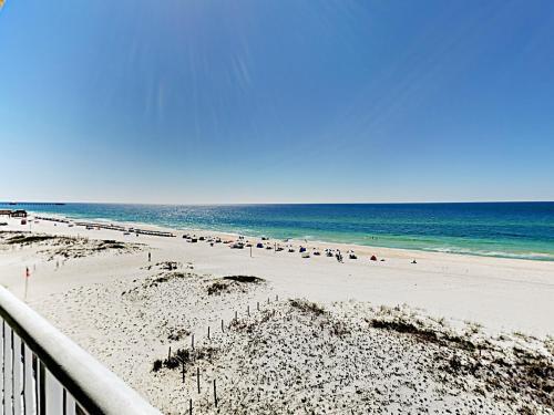 Apartamento 327 E Beach Blvd Condo Unit 5b