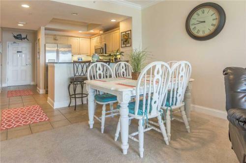Apartamento Crystal Shores 704 Condo