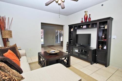 Apartamento Emerald Greens 1102 Condo