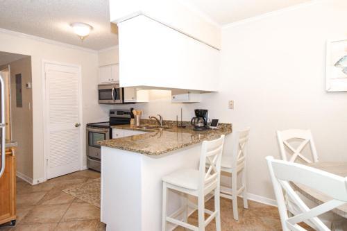 Apartamento West Beach Condo #144037