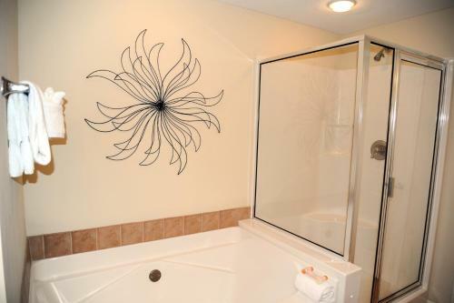 Legacy II 305 - Three Bedroom Apartment