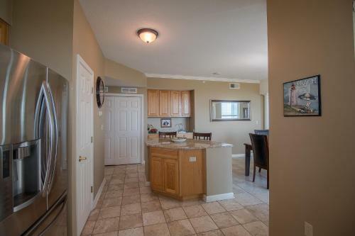 Legacy I 1008 - Three Bedroom Apartment