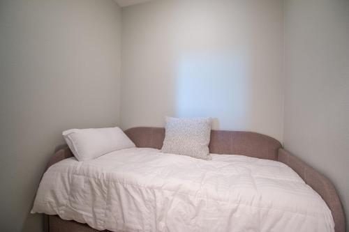 Legacy II 902 - Two Bedroom Apartment