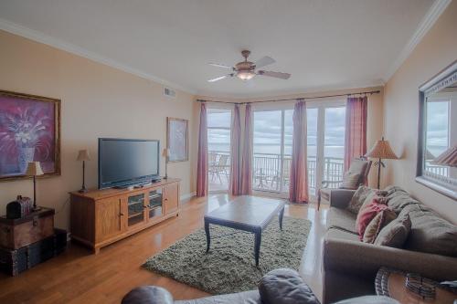 Legacy I 705 - Three Bedroom Apartment
