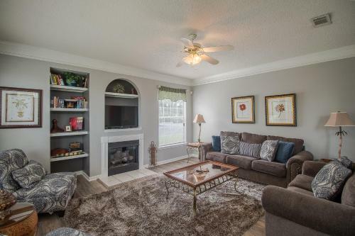 Legacy Villa 302 - Three Bedroom Apartment