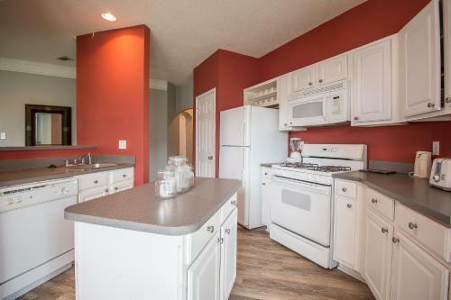 Legacy Villa 302 - Three Bedroom Apartment