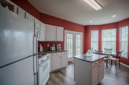 Legacy Villa 302 - Three Bedroom Apartment