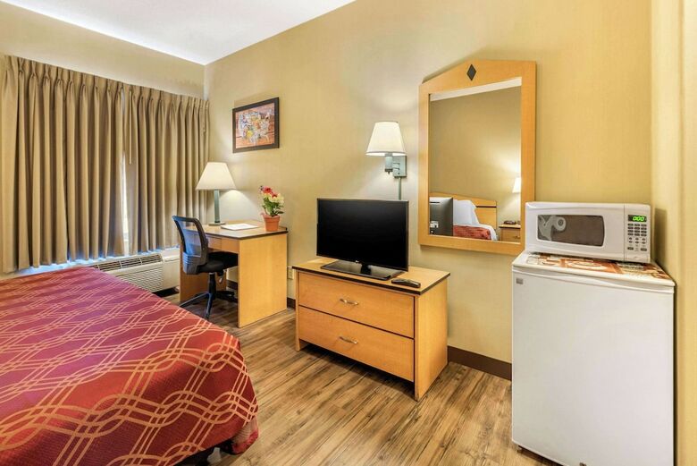 Hotel Econo Lodge Airport