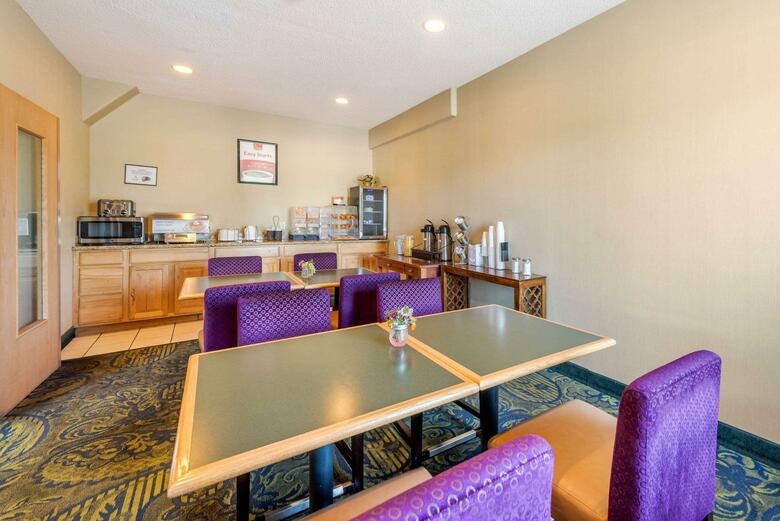Hotel Econo Lodge Airport
