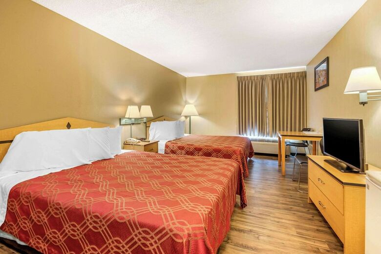 Hotel Econo Lodge Airport