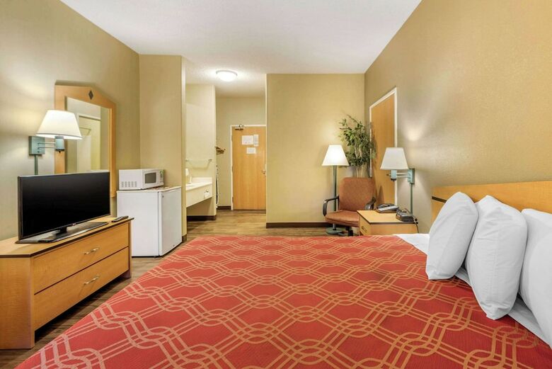Hotel Econo Lodge Airport