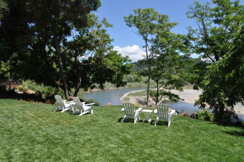 Bed & Breakfast The River Belle Inn