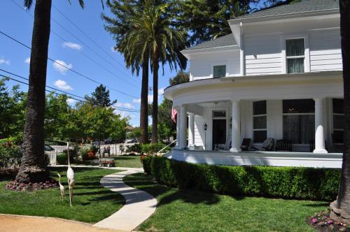 Bed & Breakfast The River Belle Inn