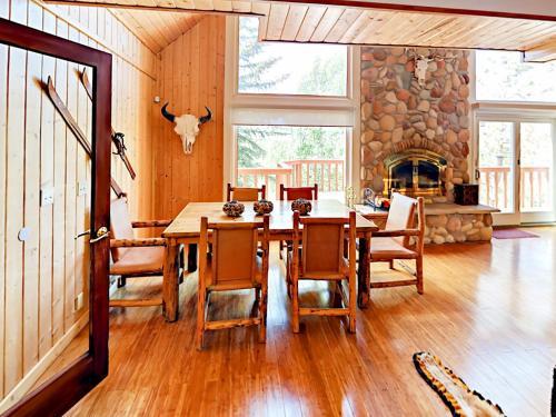 1634 Cedarbark Lane Cabin