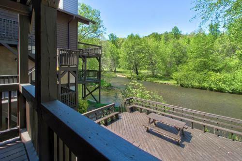 Apartamento Chattahoochee River Edge Condominiums