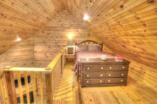 Helen Hideout Cabin