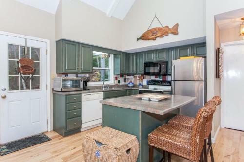 49 Derby Dr W Home