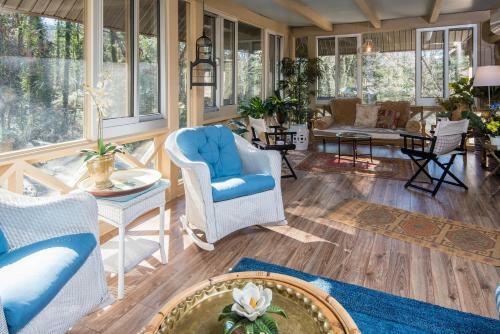 Brightwaters: Verandah