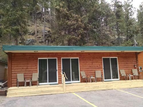 Trails End Cabins & Motel