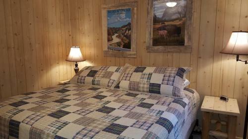 Trails End Cabins & Motel