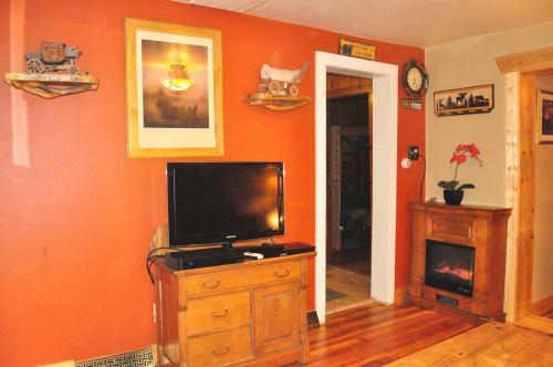 Lodge Restmore Inn & Cabin Rentals