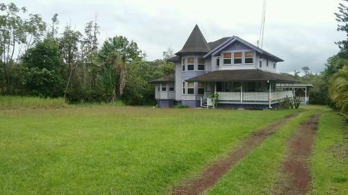 Hawaii Tropical Volcano Mansion + Sauna