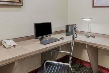 Holiday Inn Express Hotel & Suites Pasadena