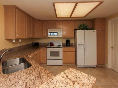 Villa 3206 Windsor Court South