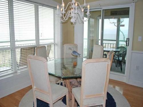 2420 Windsor II Villa